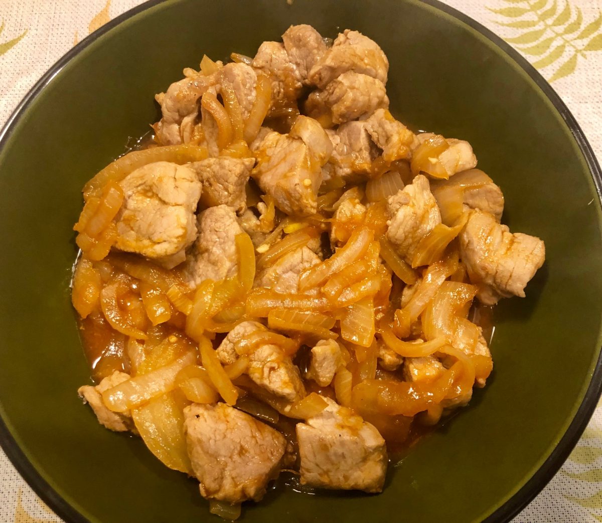 ピリ辛豚バラ肉と玉ねぎ炒め
